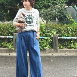 yumikoさんスウェット×デニム