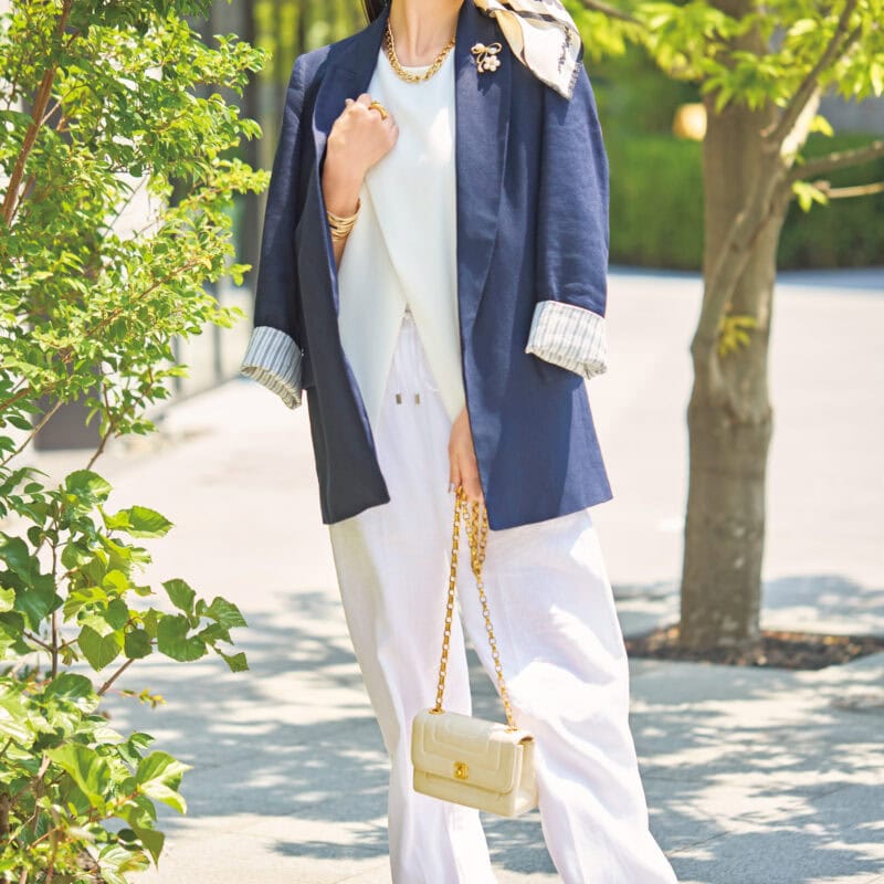 【50代・60代のお手本スナップ】「SHIEN」のトップスと「ZARA」のジャケット・パンツで高見え上品コーデ！ブローチ使いも素敵です