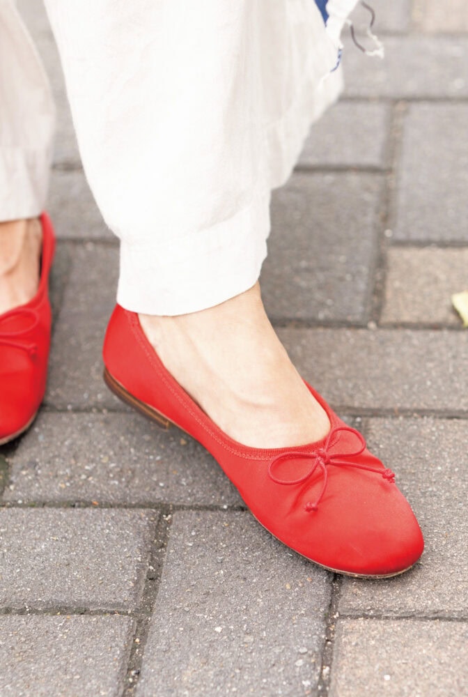 フラットシューズはH&M