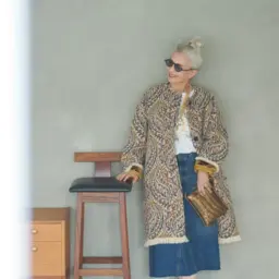 ～Rich～ デニムスカートは季節も合わせる服も選ばずオールマイティ。 秋は印象的なコートと一緒に