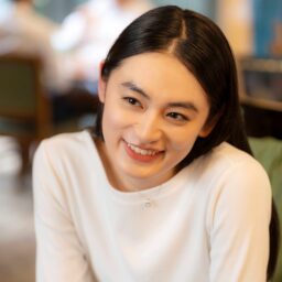 映画『富士山と、コーヒーと、しあわせの数式』八木莉可子さん