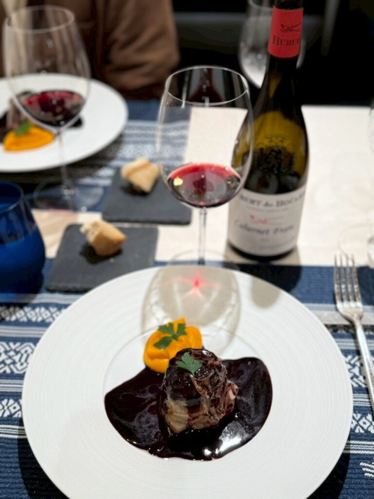 和牛テールの赤ワイン煮、人参ピューレ