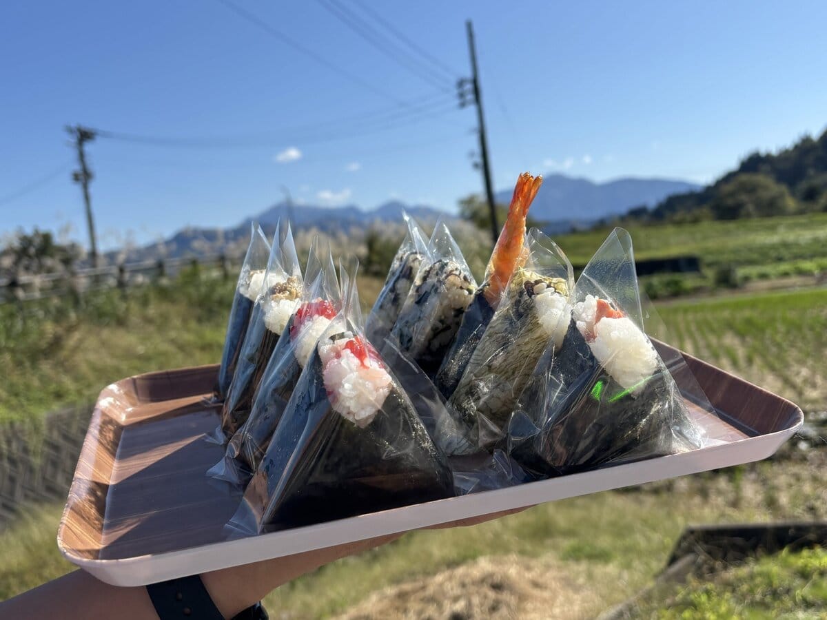 新潟県魚沼市　いちば屋　おにぎり