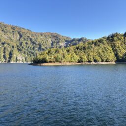 新潟県魚沼市　奥只見湖遊覧船