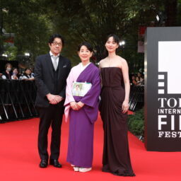 第38回東京国際映画祭レッドカーペットより阪本順治監督、吉永小百合、のん