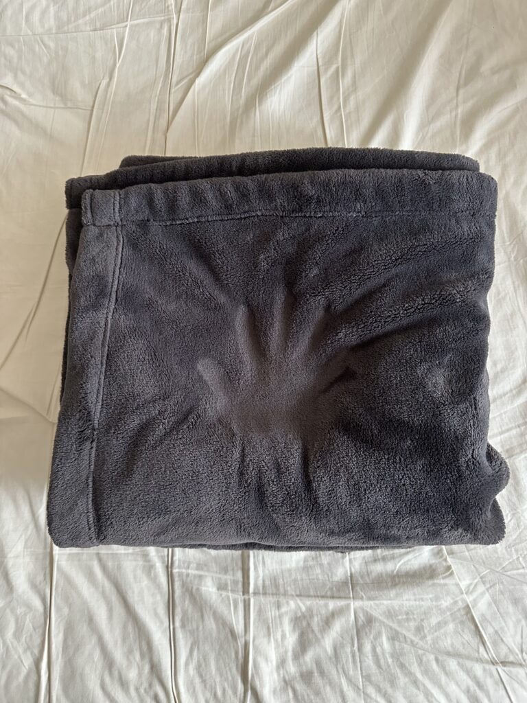 再生ポリエステル　あたたかファイバー厚手敷パッド ￥4,990～／無印良品