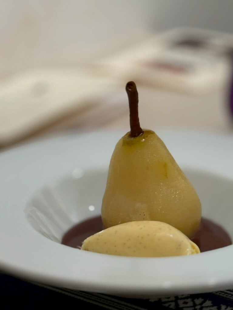 デザートの「ポワールベルエレーヌ」