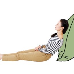 就寝時は、座るような姿勢で眠ると楽＆悪化予防に