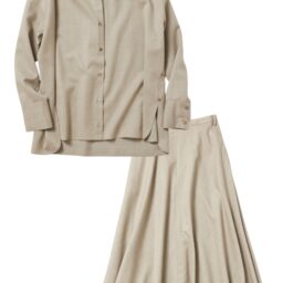 シャツ¥27,500、スカート¥29,700／ともにマルモア（DMC）