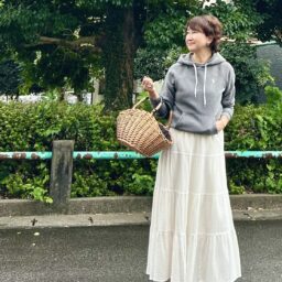 yumikoさんスウェット×スカート