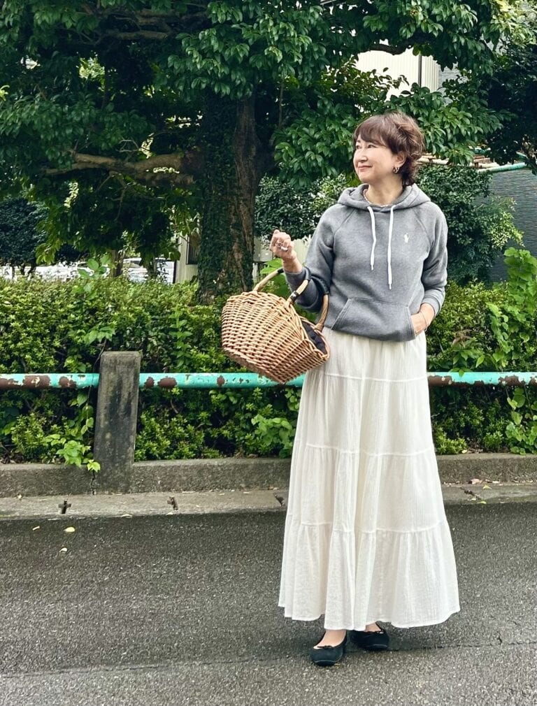 yumikoさんスウェット×スカート