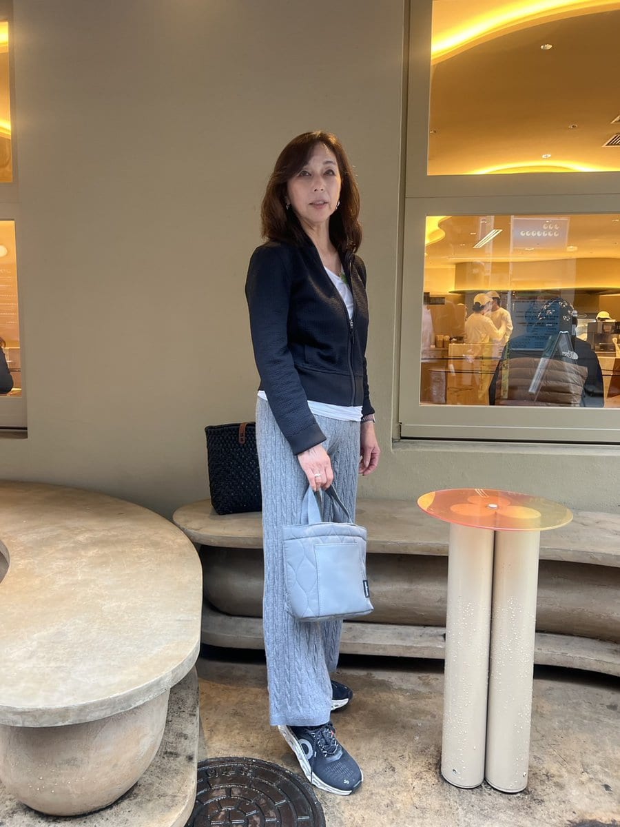 アウター: lululemon、ボトムス: ユニクロ、シューズ: On