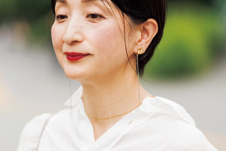 ゴールド×シルバーの「ジョリー メゾン」のイヤリング