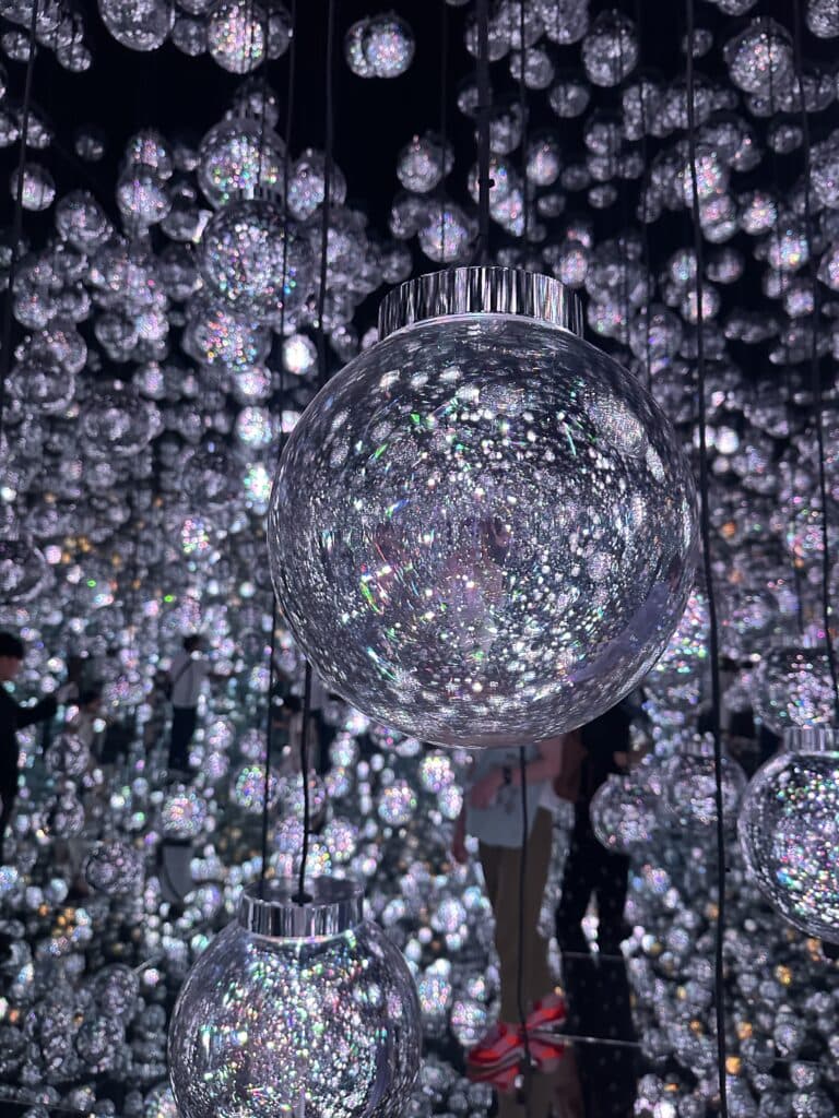 麻布台ヒルズ「チームラボ ボーダレス」