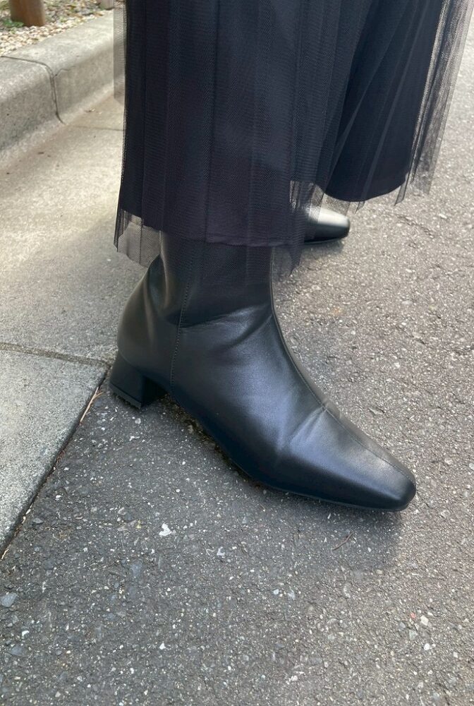 ショートブーツで秋を先取り