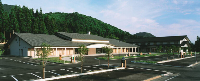 新潟県魚沼市 神湯温泉倶楽部 外観