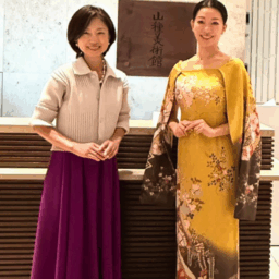 美術館1階受付にて