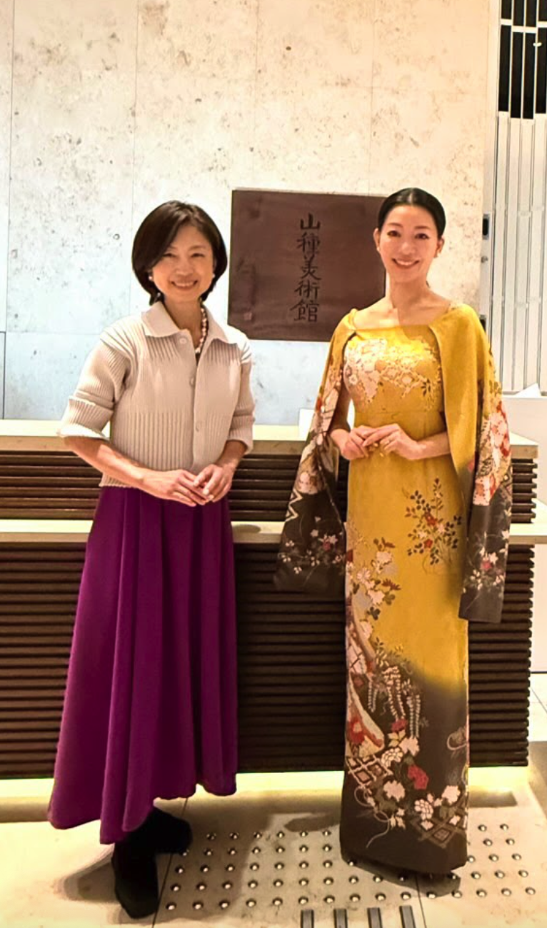 美術館1階受付にて