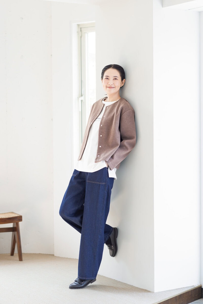 ジャケット¥1,969、ベイカーパンツ¥1,639 ／すべてハレイロ（しまむら）