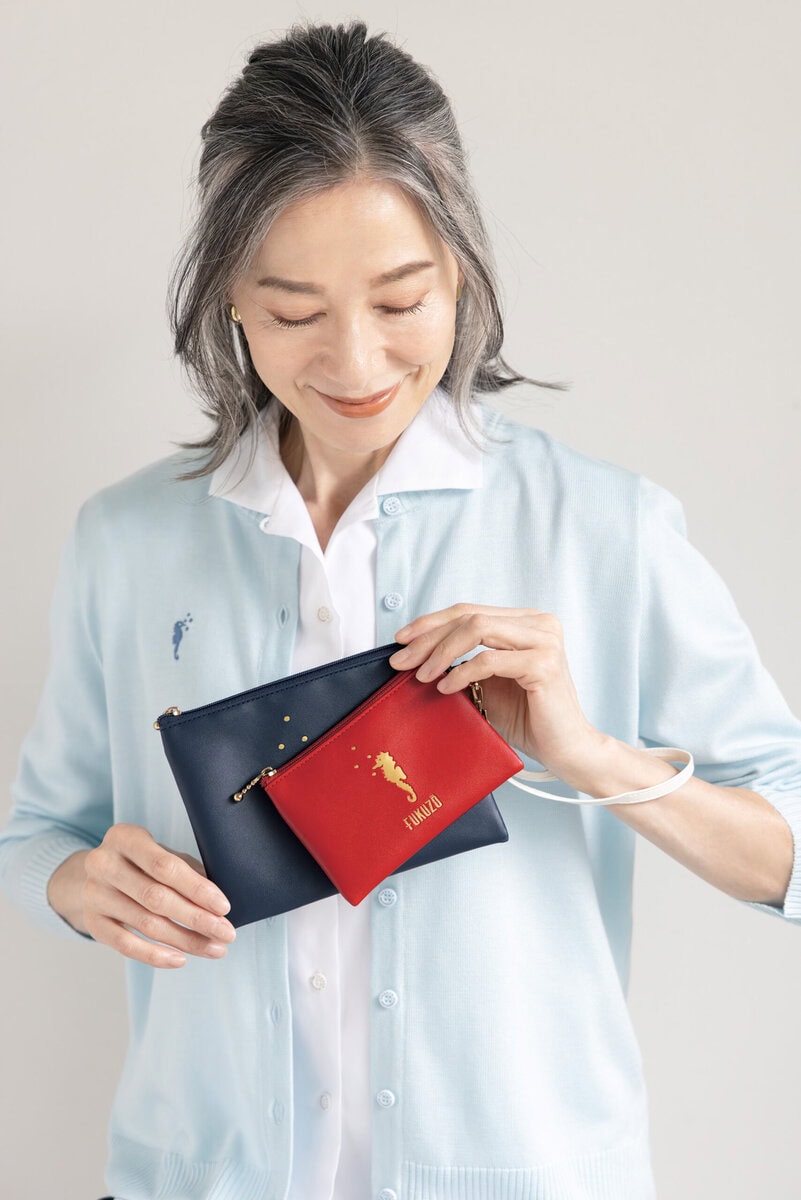 素敵なあの人2026年1月号付録「フクゾー」 ストラップつきレザー調ポーチセット