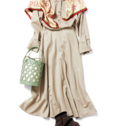 スカーフ ¥22,000／マニプリ