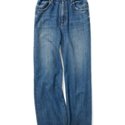 パンツ¥28,600／レッドカード トーキョー（ゲストリスト）