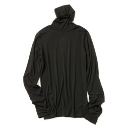 ニット¥7,150／ステートオブマインド（ゲストリスト）