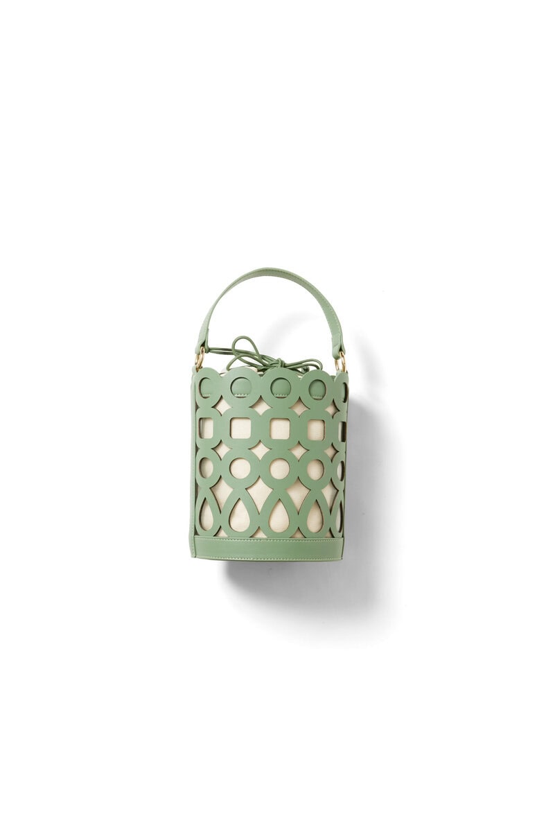 バッグ¥13,200／（アルテミス by ダイアナ（アルテミ ス by ダイアナ アーバンドック ららぽーと豊洲店）