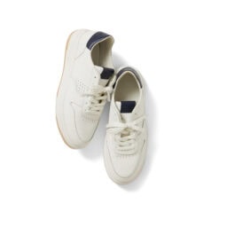 スニーカー¥33,000／クレイ（リーガル コーポレーション）