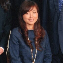 40代半ば　巻き髪ロング