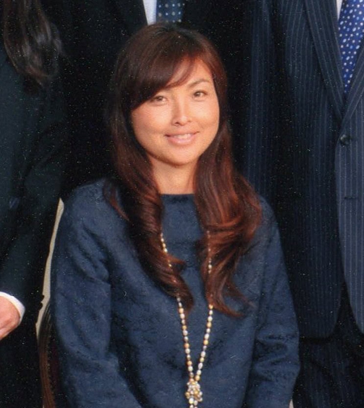 40代半ば　巻き髪ロング