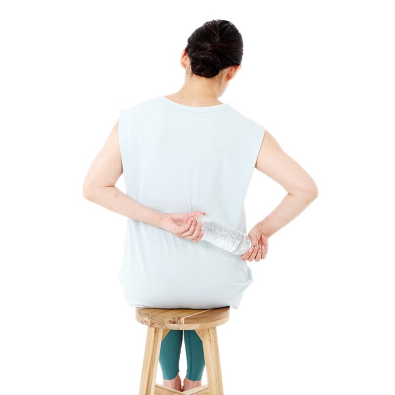 【シニアの健康】専門医に教わる！六十肩改善のための痛みがある側だけ行う「1日3回 肩まわりストレッチ」