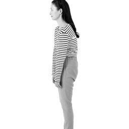 【NG】猫背、巻き肩、いかり肩に注意！