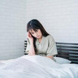 夜間頻尿の原因やすぐにできるセルフケアを紹介