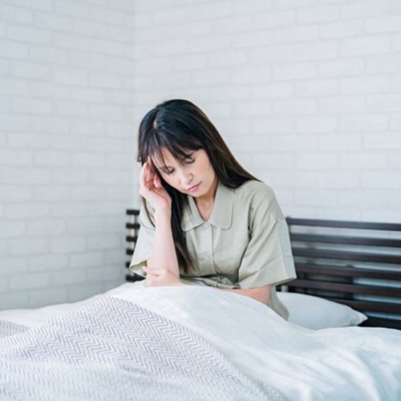 【60代ヘルスケア】夜中に何度もトイレに起きるのはなぜ？ 夜間頻尿の原因と今すぐできる改善法【医師監修】