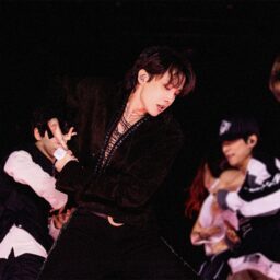 「Killin' It Girl」を披露したJ-HOPE