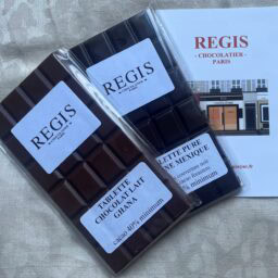 老舗「REGIS 」のタブレット