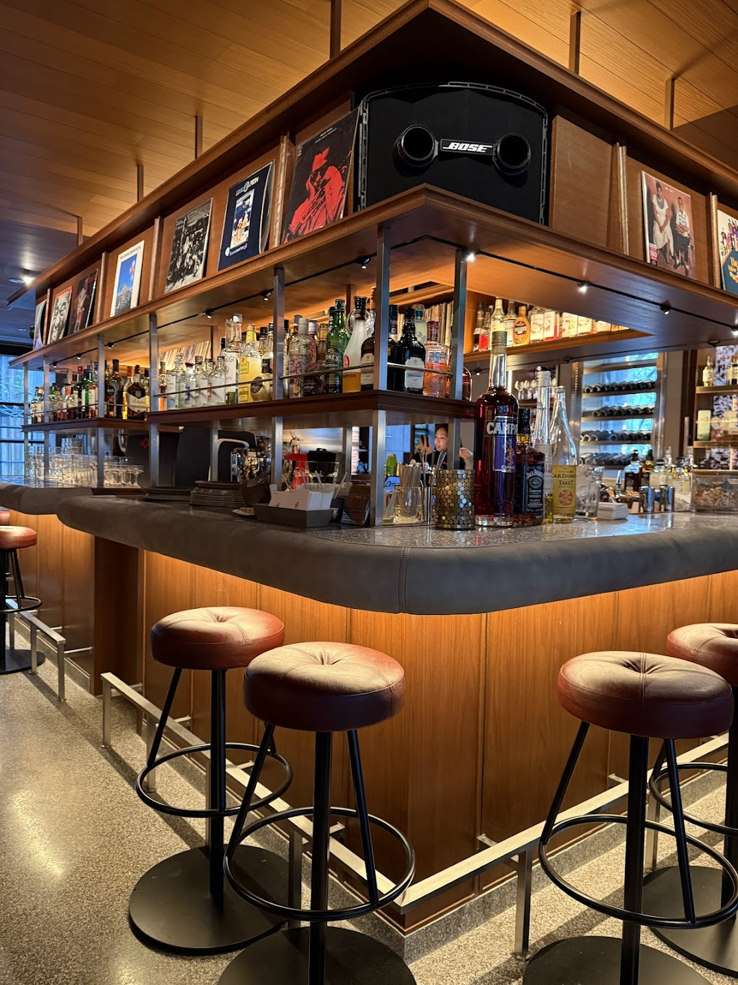 バーカウンターもあり