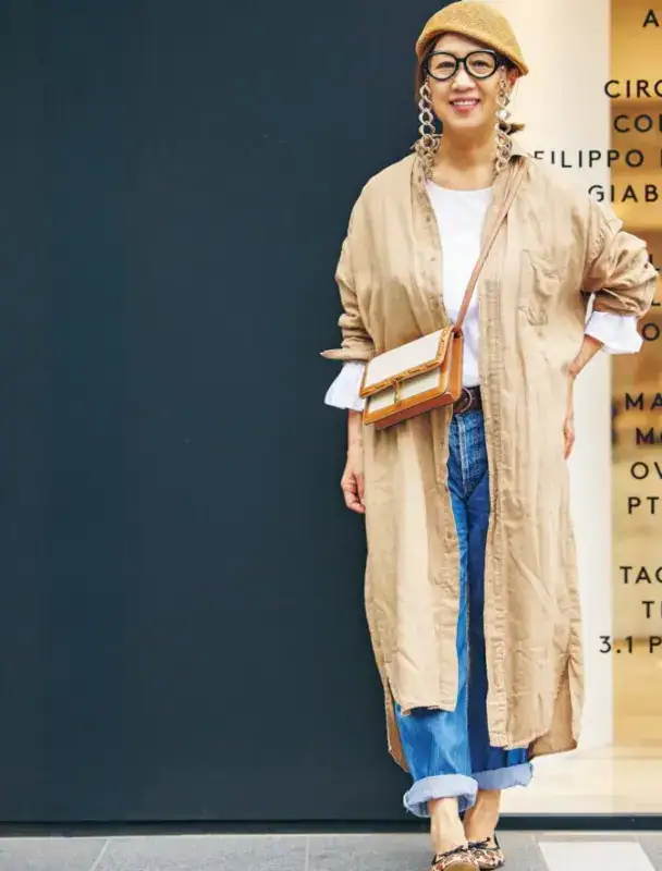 【60代お手本スナップ・東京】存在感ある「COTI」グラスチェーンで遊び心をプラス！レイヤードで魅せる上級デニムコーデ