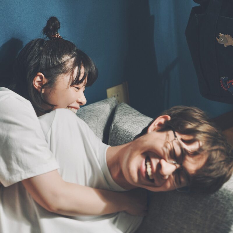 【60代エンタメ】岸井ゆきのと宮沢氷魚が夫婦役『佐藤さんと佐藤さん』は結婚生活のリアルを丁寧にすくい取る