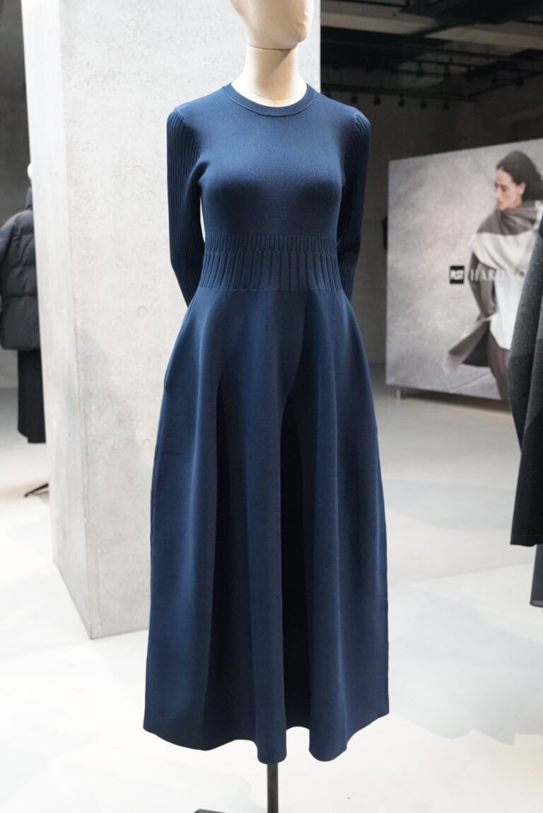 PLST_ニットフレアワンピース