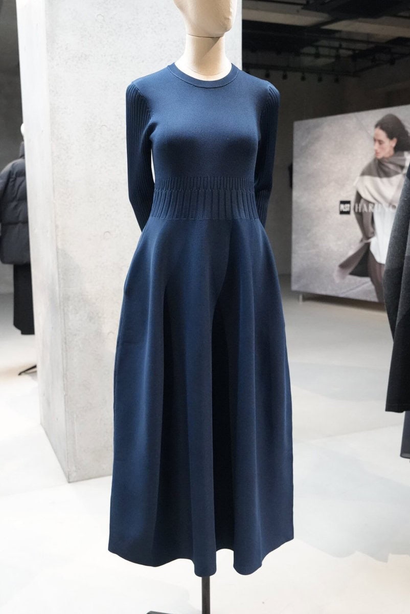 PLST_ニットフレアワンピース