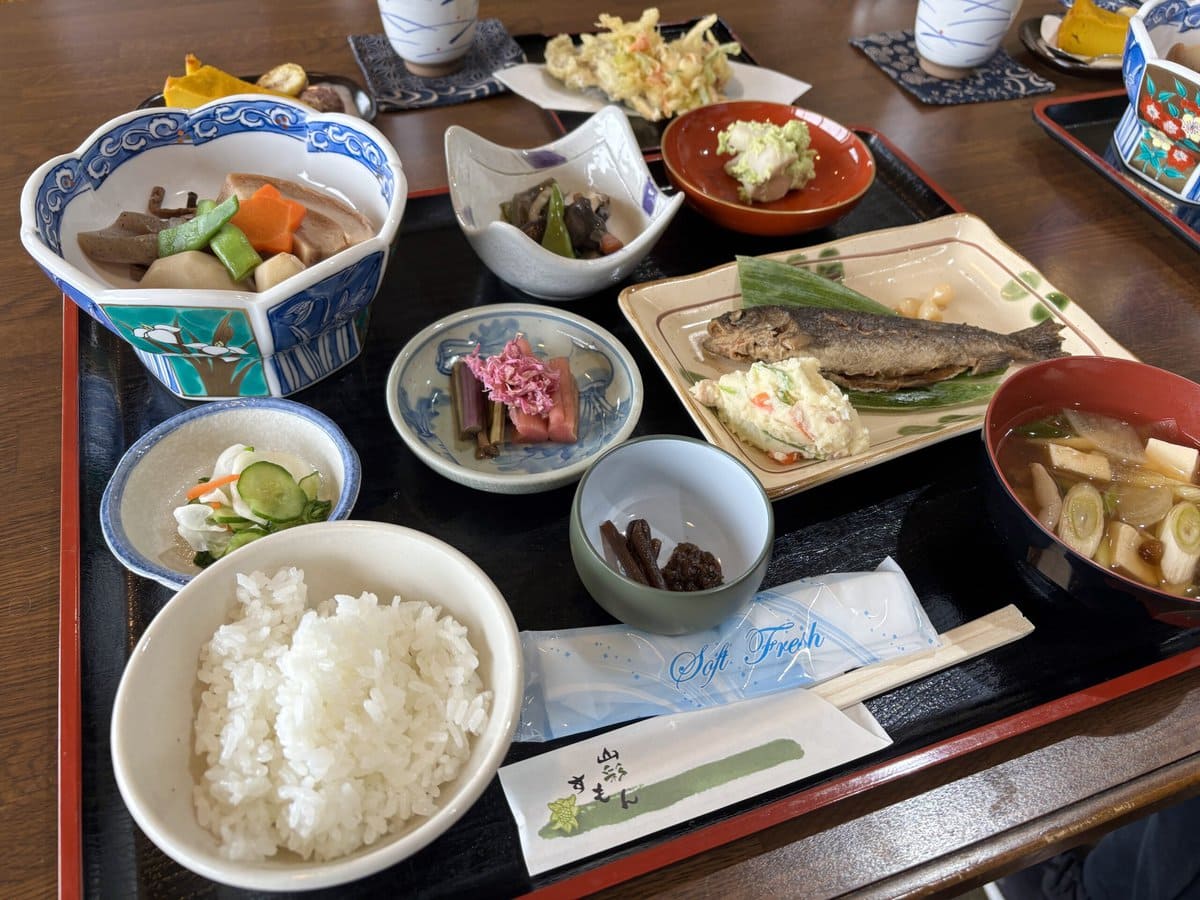 新潟県魚沼市　農家レストラン　食彩すもん