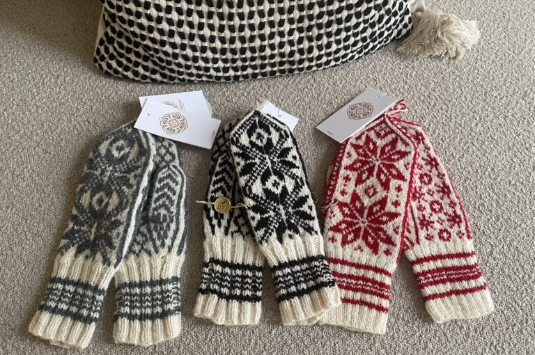 職人の手編みのノルディック手袋