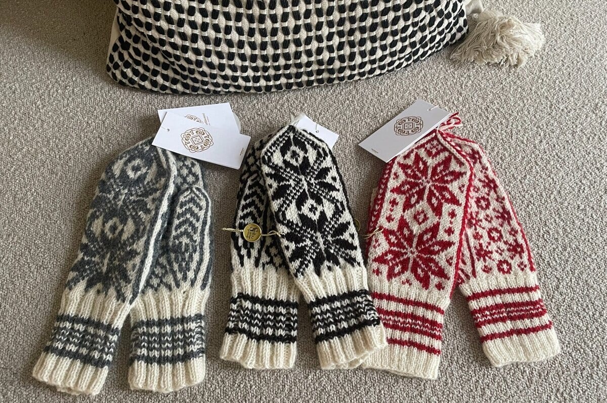 職人の手編みのノルディック手袋