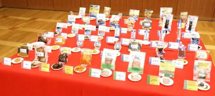 ローソンストア100の「選べるおせち」全43種