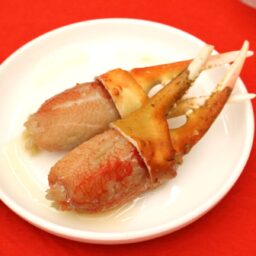 「かに爪　白だし仕立て」（2個入り/486円）