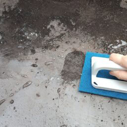 ベランダ床のこすり洗い