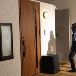 玄関のセンサーライト