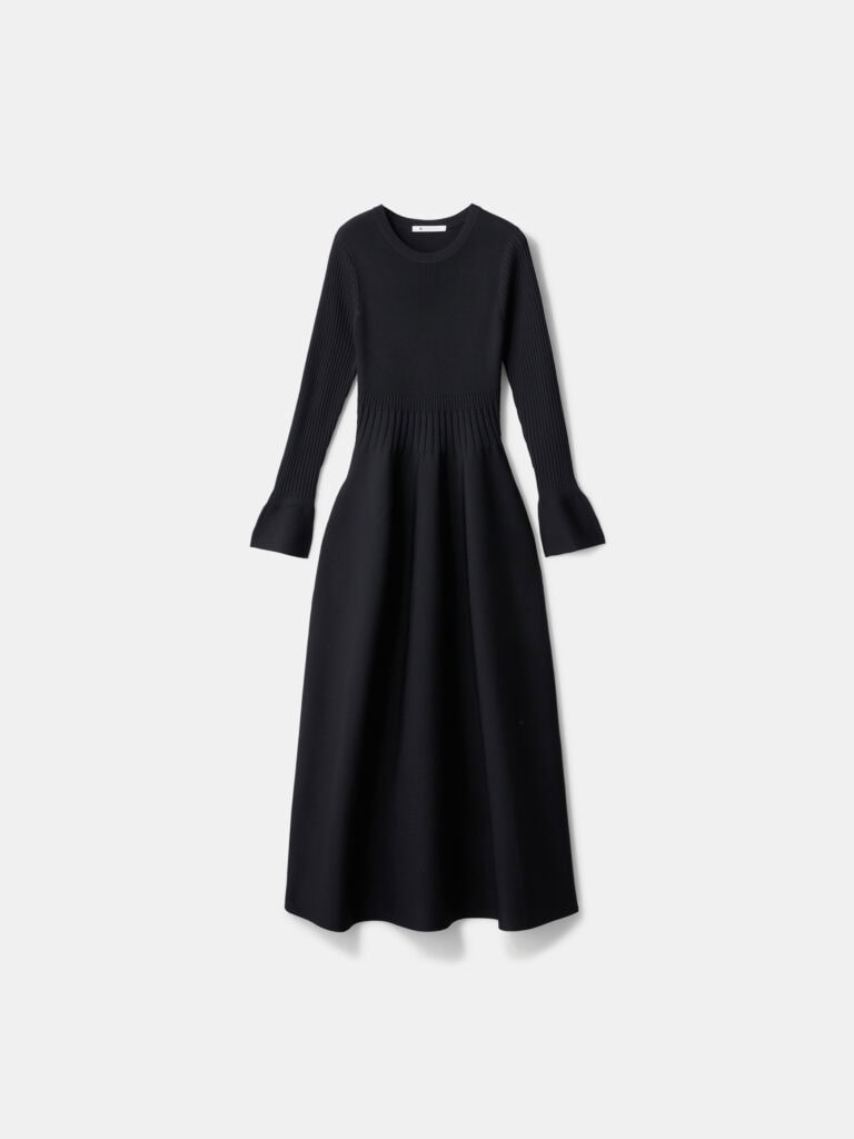 ニットフレアワンピース　￥19,000